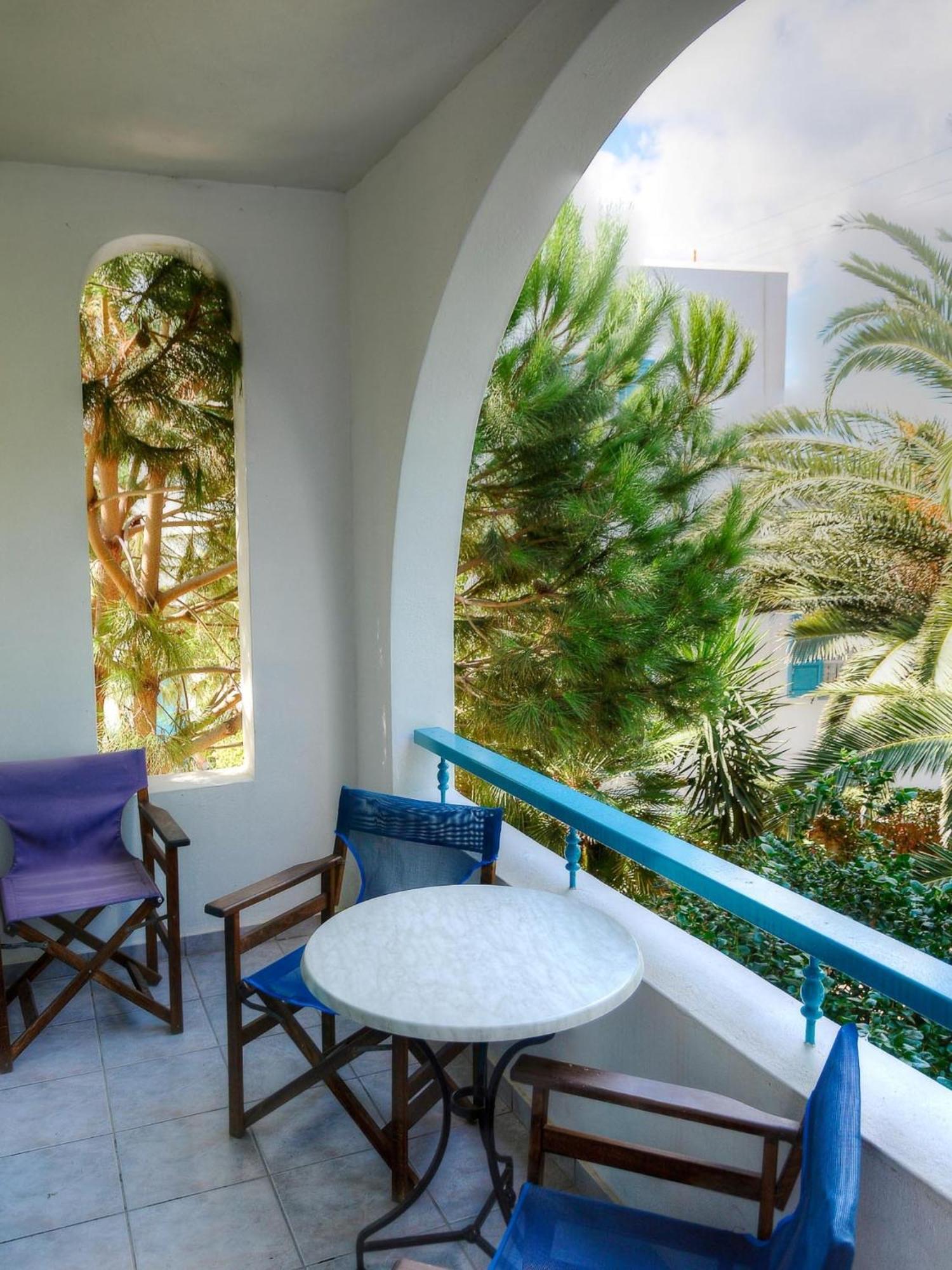Gryspo'S Hotel Aegiali Room photo
