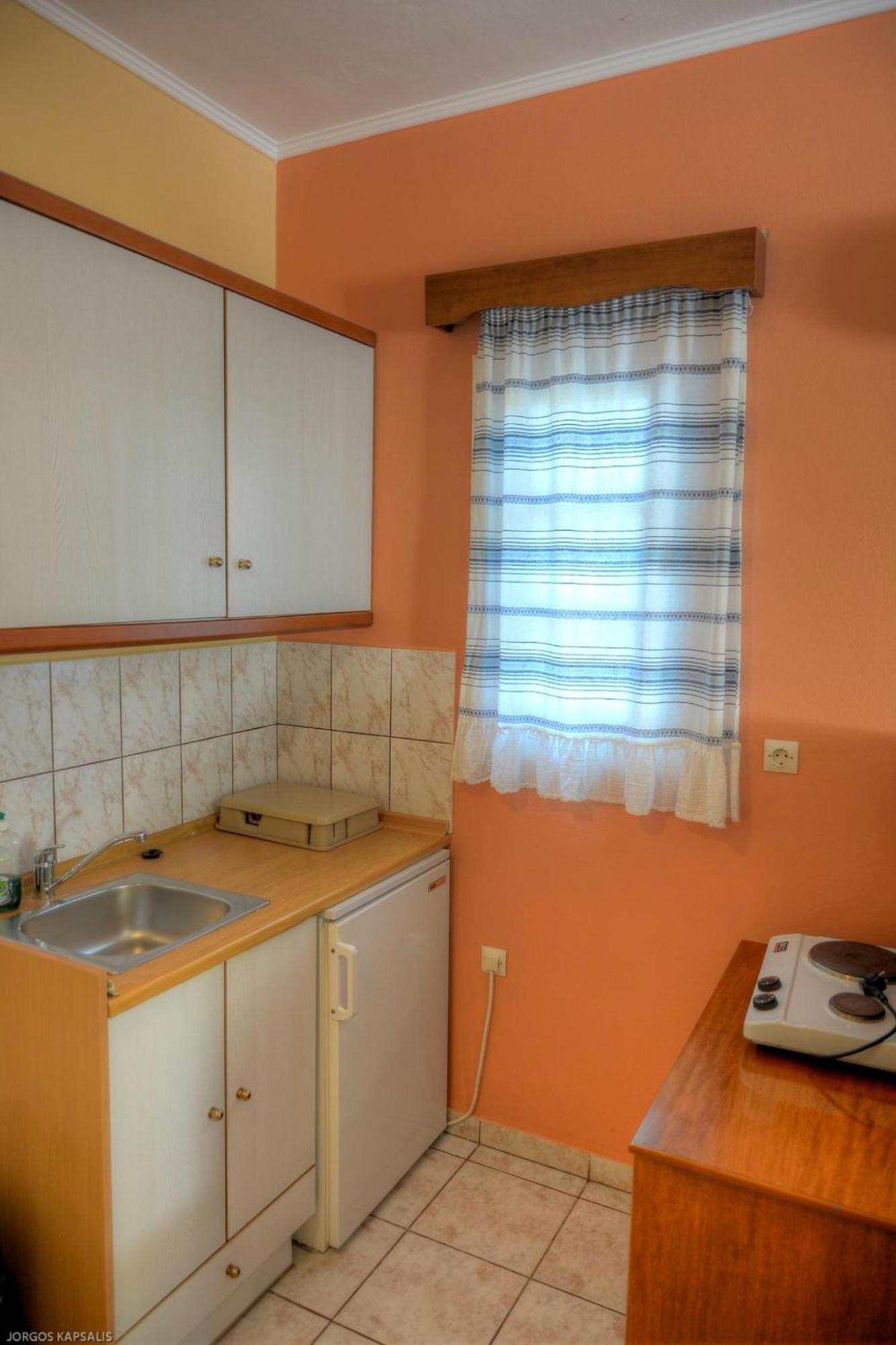 Gryspo'S Hotel Aegiali Room photo